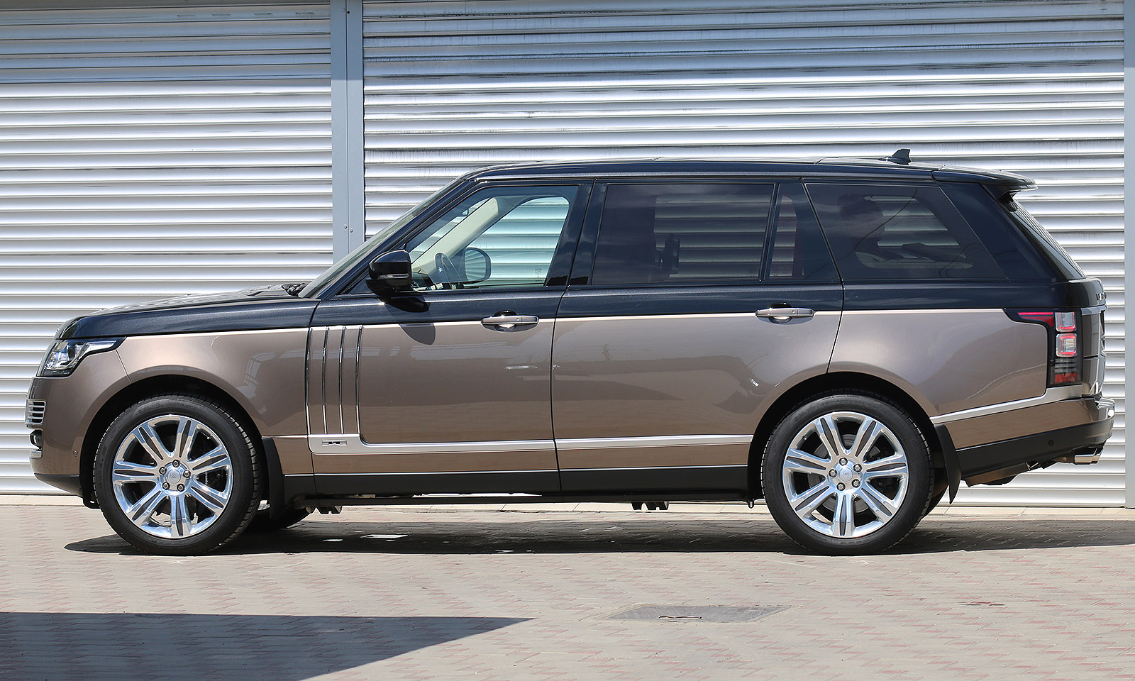 Lugov Auto (Лугов авто) - Land Rover Range Rover SV