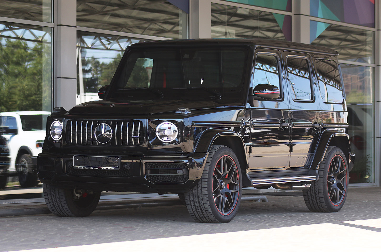 Lugov Auto (Лугов авто) - Mercedes-Benz G 63 AMG