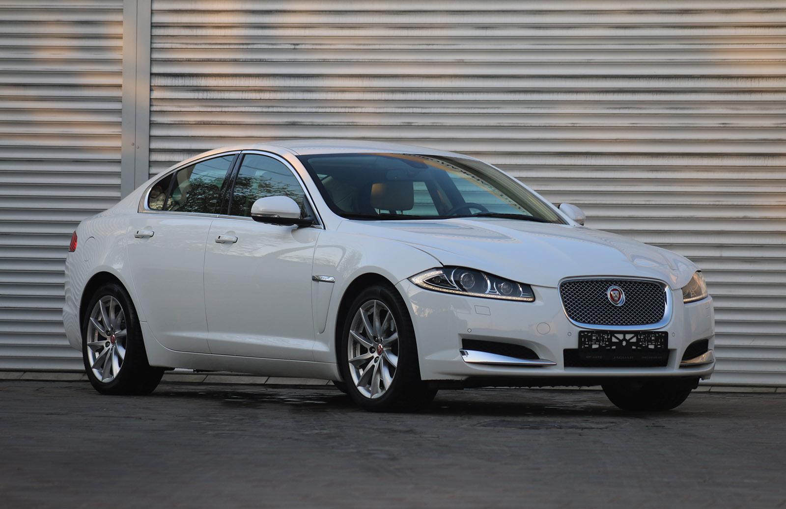 Lugov Auto (Лугов авто) - Jaguar XF