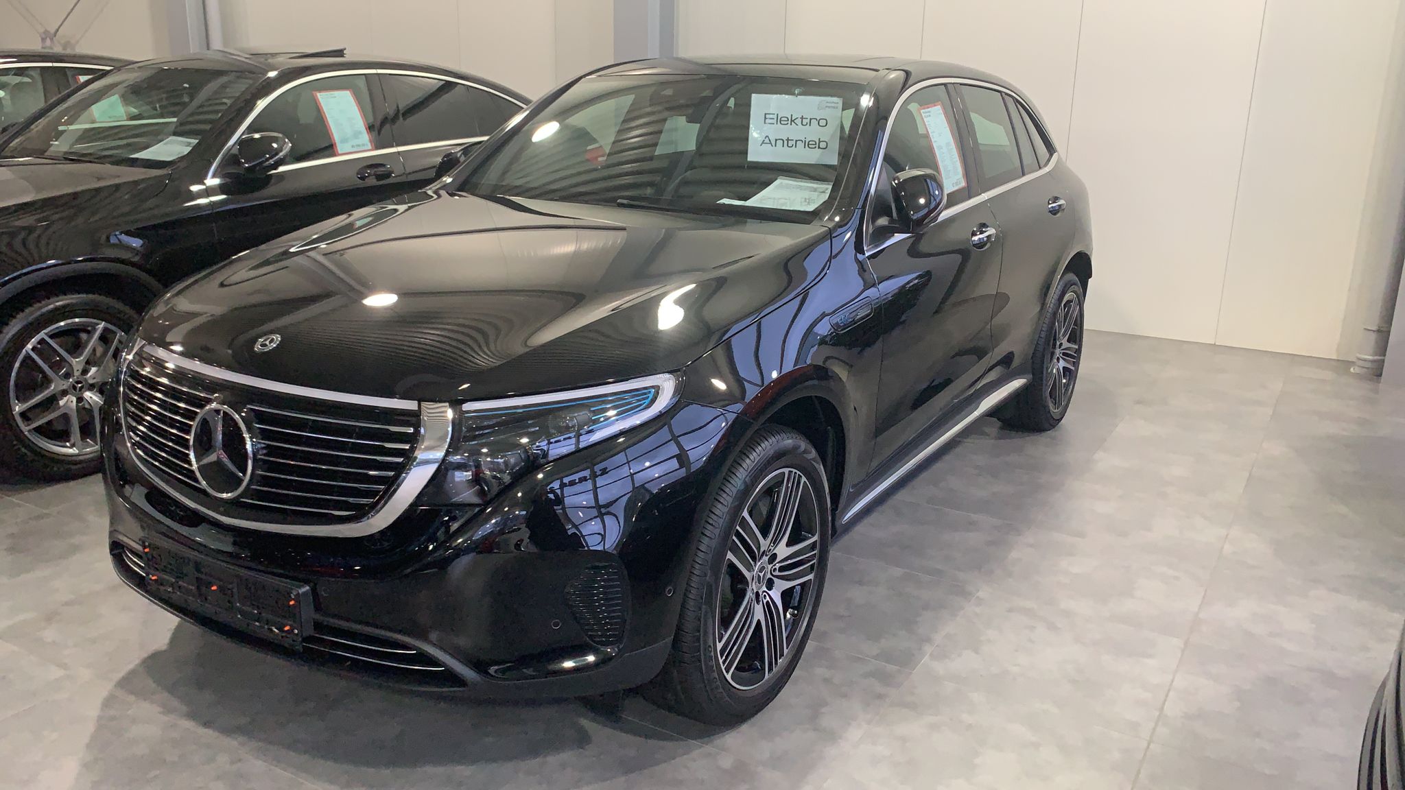 Lugov Auto (Лугов авто) - Mercedes-Benz EQC 400 4MATIC