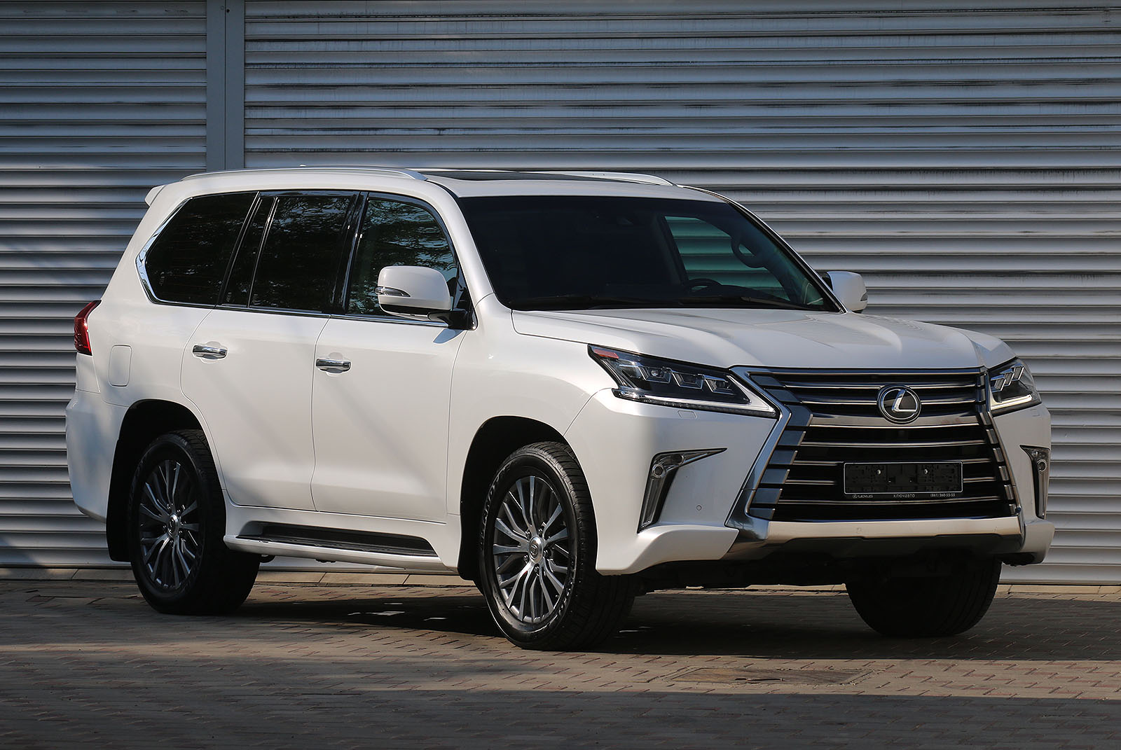 Lugov Auto (Лугов авто) - Lexus LX 570