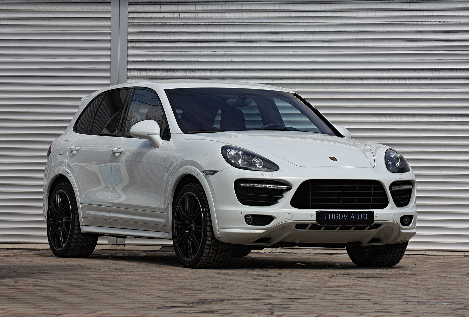 Lugov Auto (Лугов авто) - Porsche Cayenne GTS