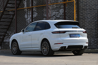 Porsche Cayenne Turbo, 2018