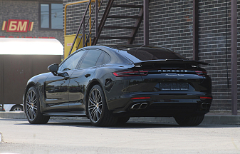 Porsche Panamera Turbo, 2017