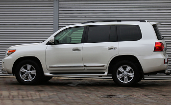 Toyota Land Cruiser 200, 2013