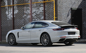  Porsche Panamera  4 S, 2018