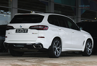 BMW X5 M50i, 2020