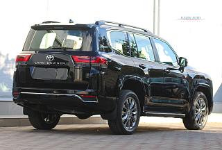 TOYOTA LAND CRUISER 300, 2022