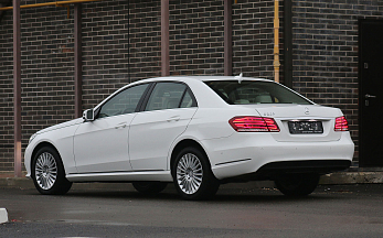 Mercedes-Benz E 200 , 2015