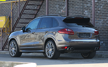 Porsche Cayenne Turbo, 2011