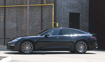 Porsche Panamera Turbo, 2017