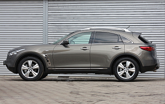 Infiniti FX37, 2010