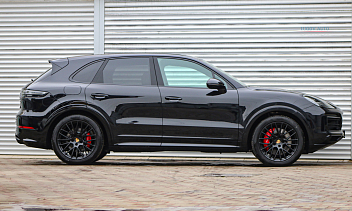 Porsche Cayenne GTS, 2022