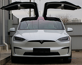 Tesla Model X Plaid, 2022