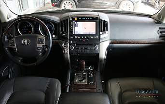 Toyota Land Cruiser 200, 2010