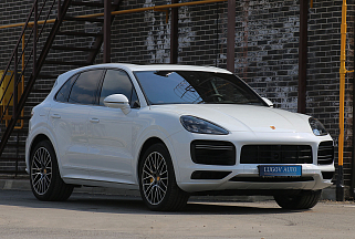 Porsche Cayenne Turbo, 2018