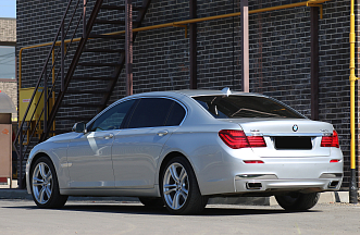 BMW 740L, 2012