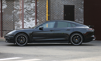 Porsche Panamera 4, 2017