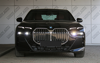 BMW 740i, 2022