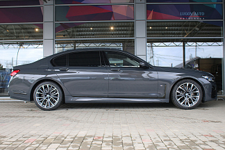 BMW 750Li xDrive, 2021