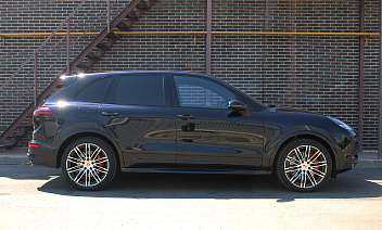 Porsche Cayenne GTS, 2016