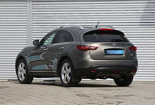 Infiniti FX37, 2010