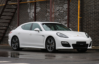 Porsche Panamera I 4S, 2011