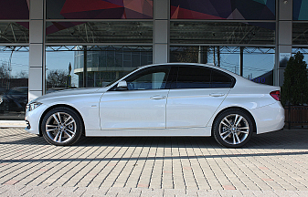 BMW  330i, 2016