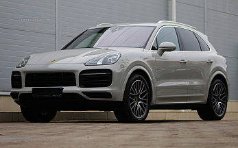 Porsche Cayenne , 2022