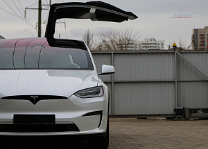 Tesla Model X Plaid, 2022