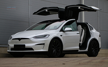 Tesla Model X Plaid, 2022