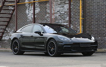 Porsche Panamera 4, 2017