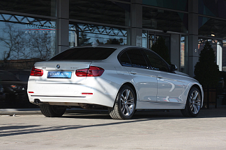 BMW  330i, 2016