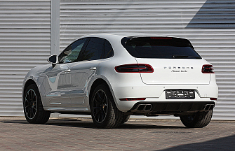Porsche Macan Turbo, 2015